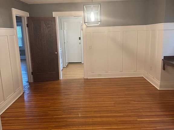 Large spacious Dining room