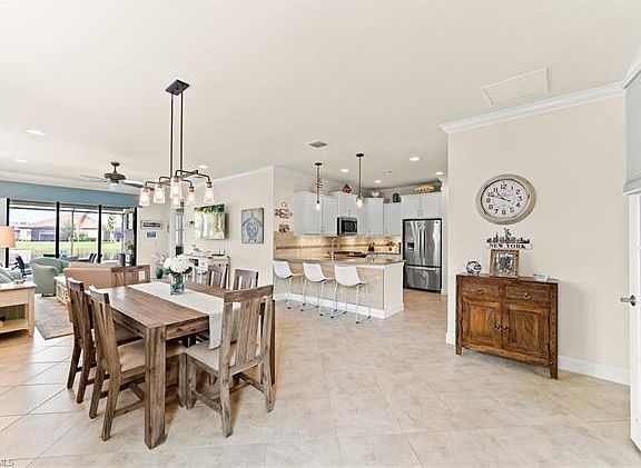 5th image of 7615 Jacaranda Ln