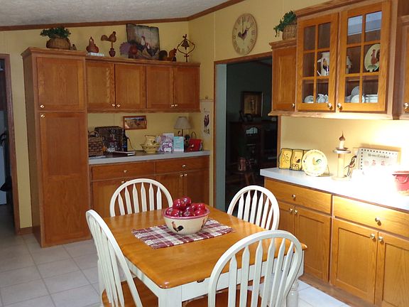 2nd image of 4930 Venice Cir