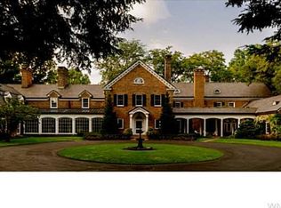 555 Willardshire Rd, East Aurora, NY 14052