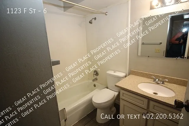 1123 F St #6 — Photo 7