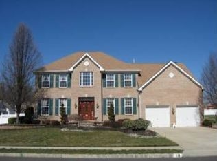 18 Buttonwood Dr, Bordentown, NJ 08505