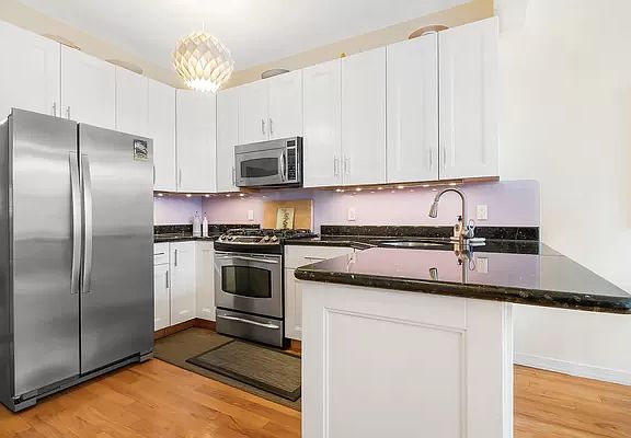 3rd image of 91 Douglass St APT 3