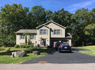 2417 Horseshoe Dr, East Stroudsburg, PA 18301