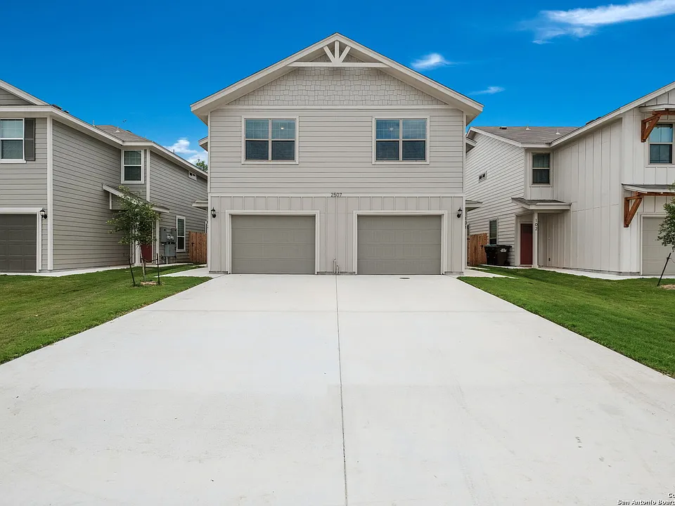 2507 Lynwood Bnd