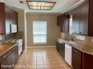 5543 Round Forest Dr, Baton Rouge, LA 70817