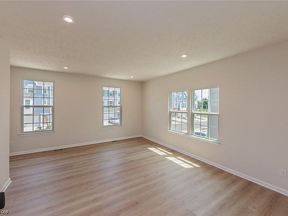 2nd image of 4014 N Steels Cir