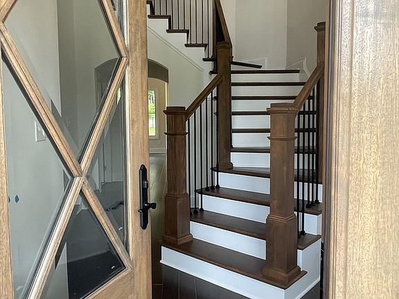 4th image of 9704 Lantern Way