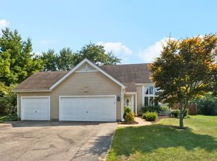 17431 W Dartmoor Dr, Grayslake, IL 60030