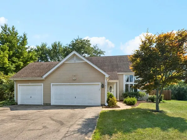 17431 W Dartmoor Dr, Grayslake, IL 60030