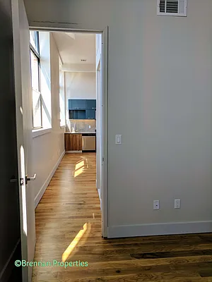 Rented by Manhattan Management LLC | media 22