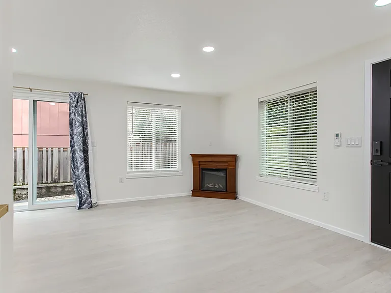 4612 NE Lombard St #3 — Photo 19
