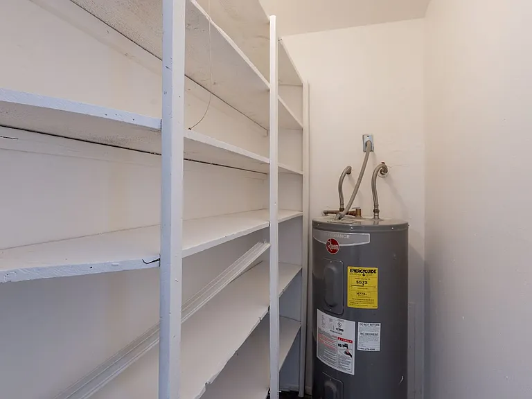 2414 W Devonshire Ave — Photo 11