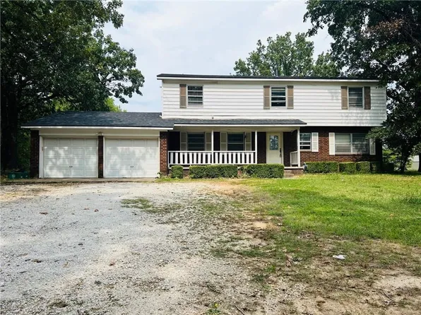1720 E Zion Rd, Fayetteville, AR 72703