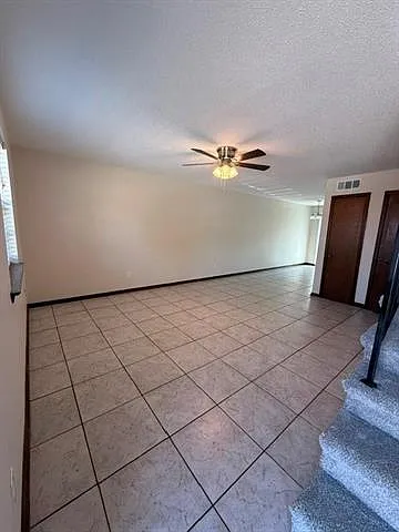 2 bed, 1.5 bath, 1000 sqft, $1,300 — Photo 3