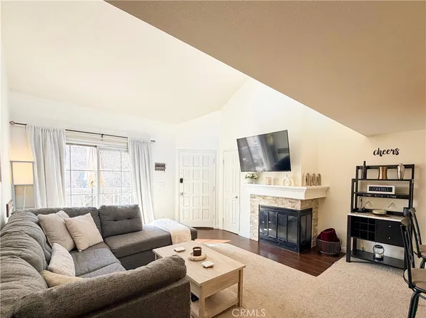 23921 Del Monte Dr Unit 34, Santa Clarita, CA 91355