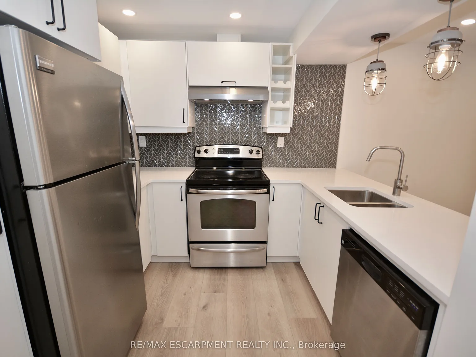 2 bed, $1,775 — Photo 3
