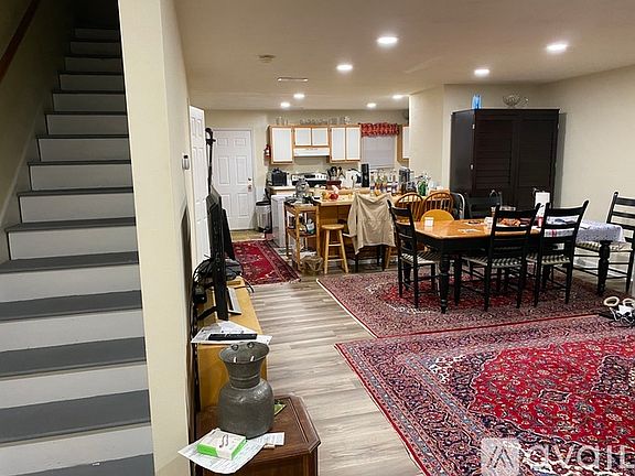 4th image of 1423 Jennifer Dr