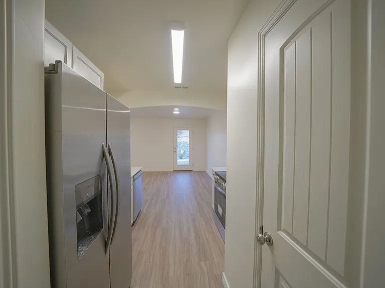 1000 E Bluffview Dr #115 — Photo 6