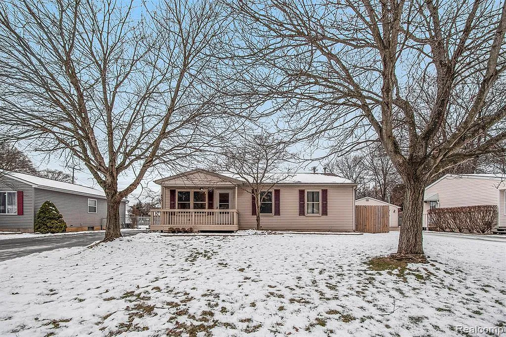 435 Reeves photo 1
