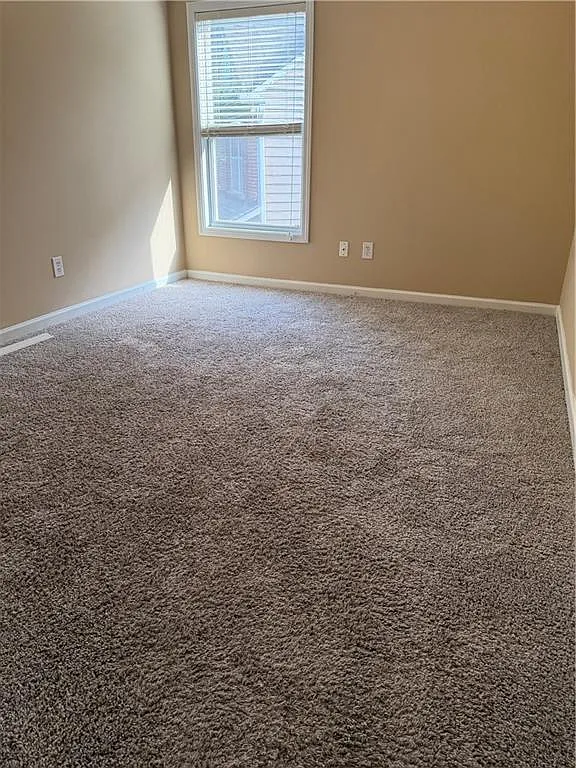 4 bed, 2.5 bath, 1992 sqft, $2,145 — Photo 4