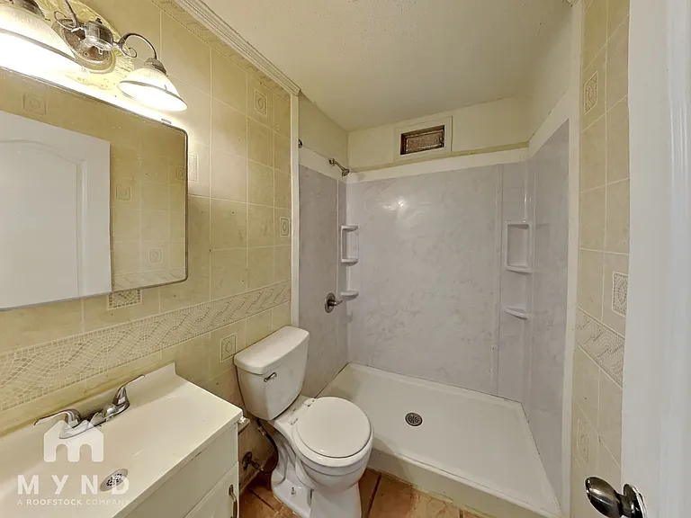 915 Woodrow Rd — Photo 17
