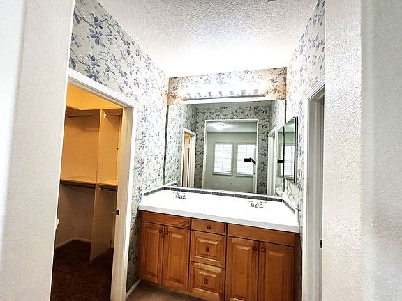 5th image of 510 Catalina Ln