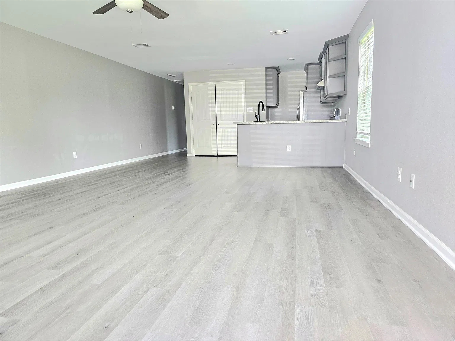 2 bed, 1.5 bath, $1,500 — Photo 2