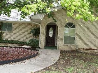 211 Wild Timber Dr, Kerrville, TX 78028