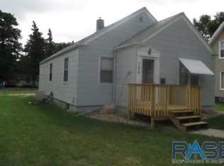 120 N Liberty Ave, Madison, SD 57042
