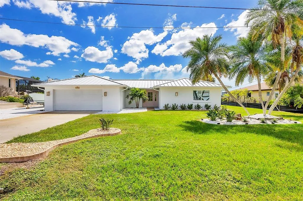 2 bed, 2.0 bath, 1394 sqft, $7,500 — Photo 4