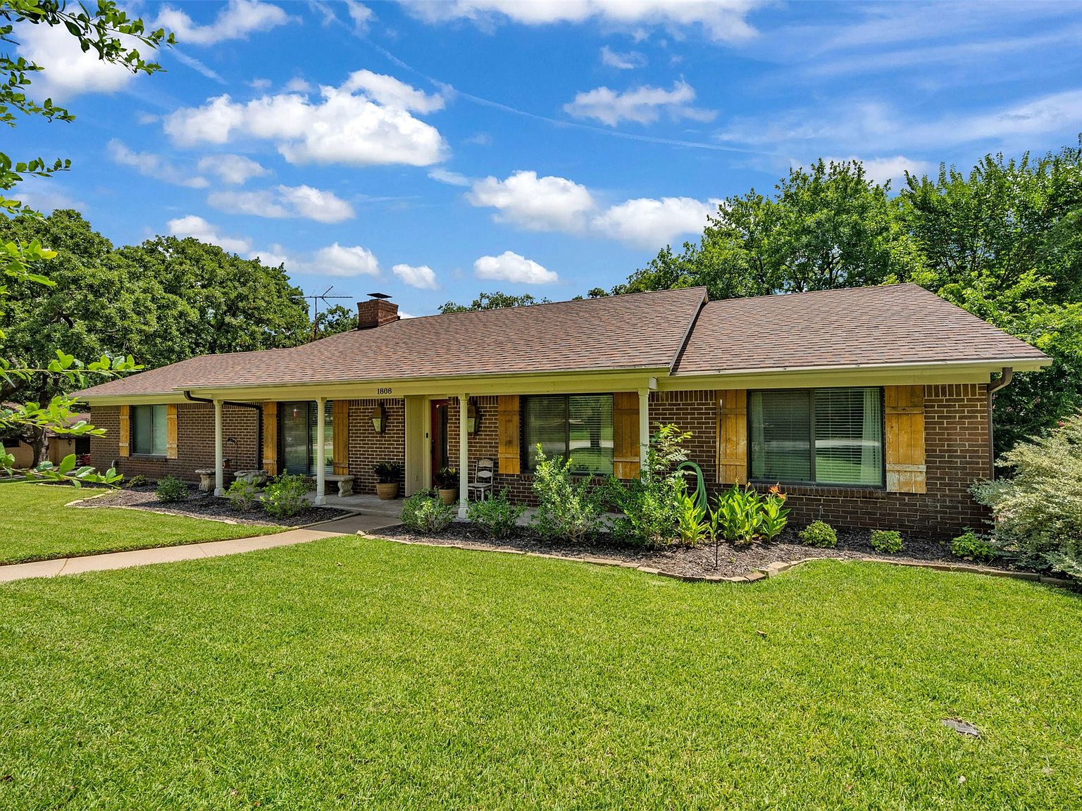 1808 Trailwood Dr, Euless, TX 76039 MLS 20658427 Zillow