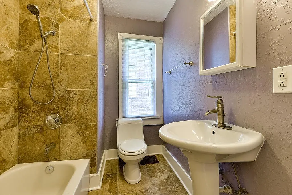 2 bed, 1295 sqft, $2,500 — Photo 4