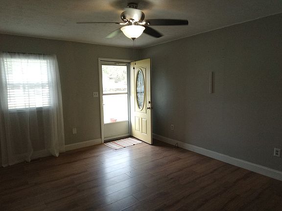 3rd image of 208 Justice St