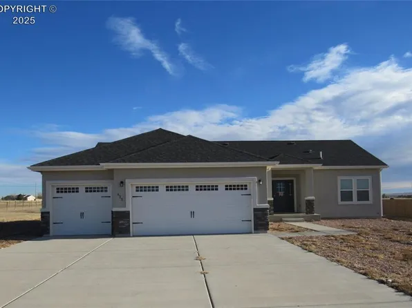 425 E Chadwick Dr, Pueblo West, CO 81007