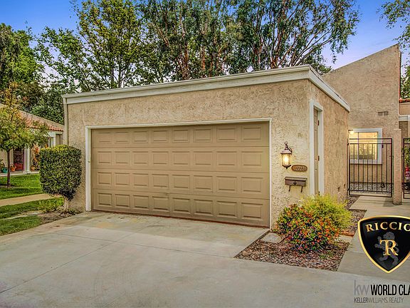 2nd image of 12722 Oxford Dr