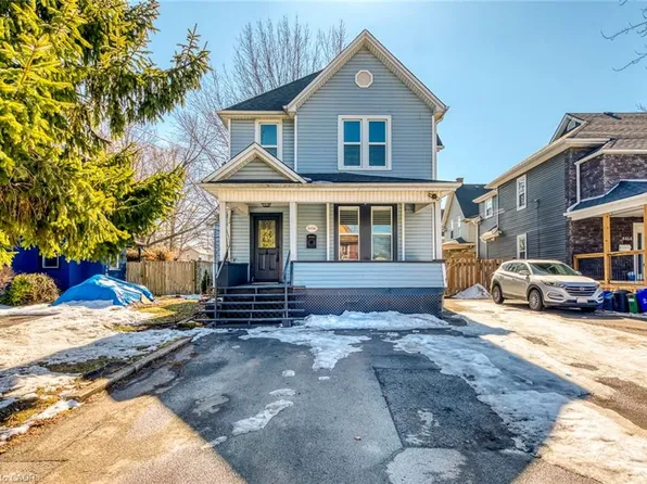 4456 Ellis St, Niagara Falls, ON L2E 1H4