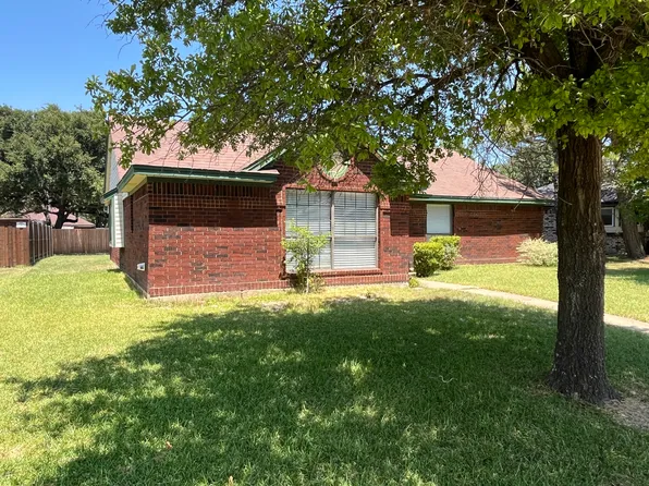 2405 Brookside Dr, Rowlett, TX 75088