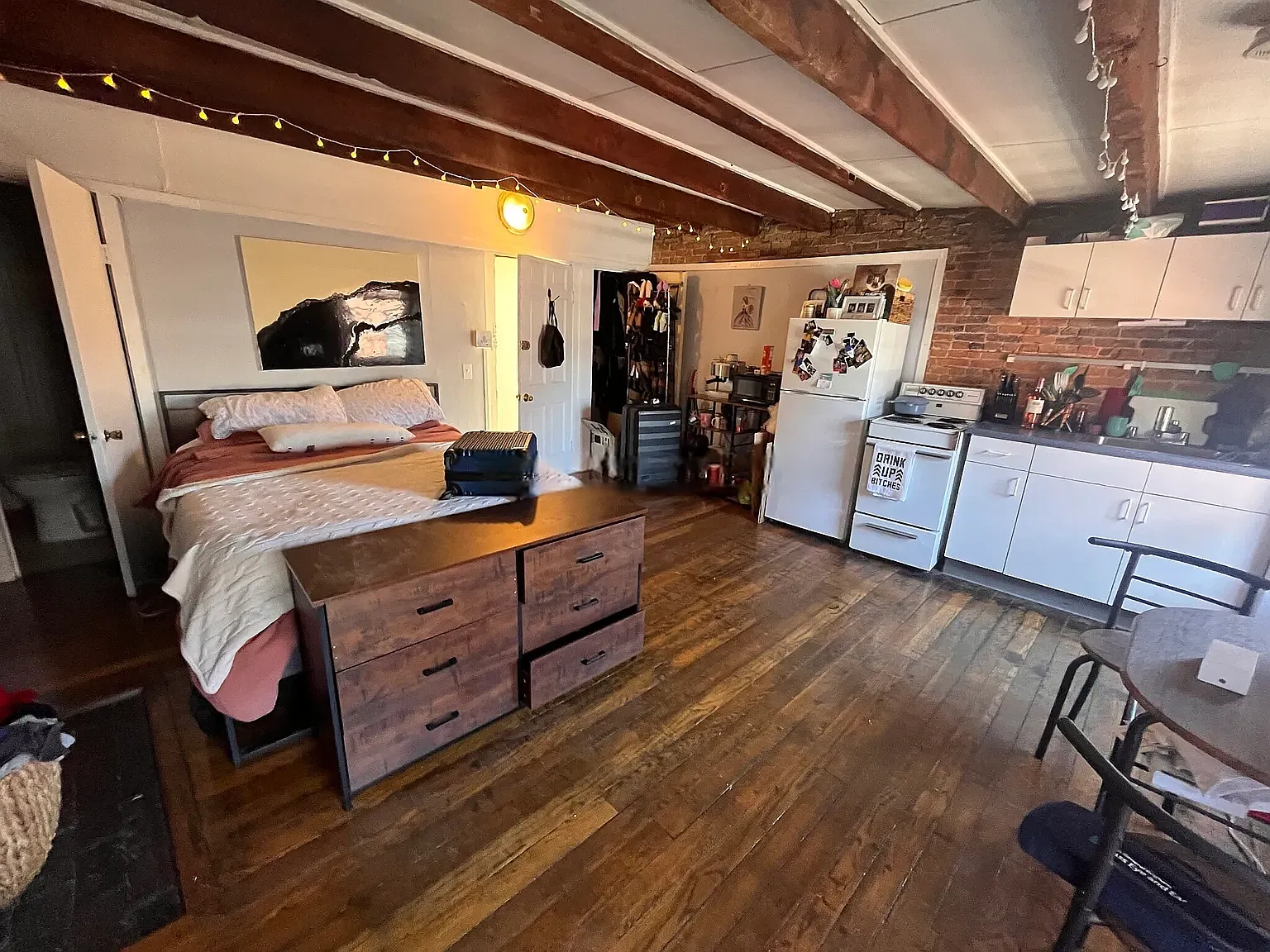 Studio, $2,300 — Photo 2