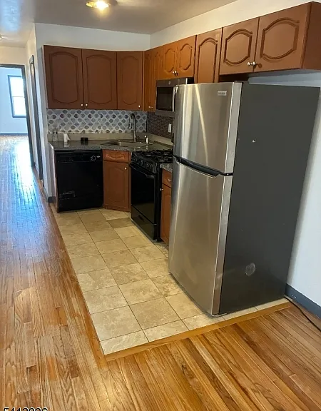 294 Randolph Ave — Photo 4