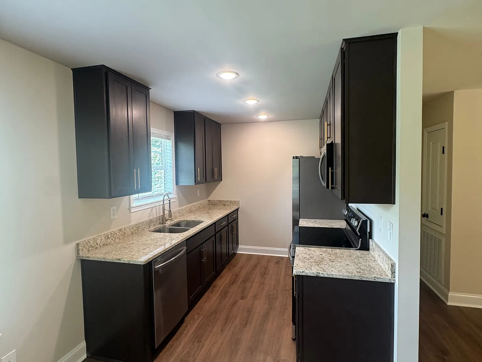 4 bed, 2.0 bath, 1250 sqft, $1,600 — Photo 1
