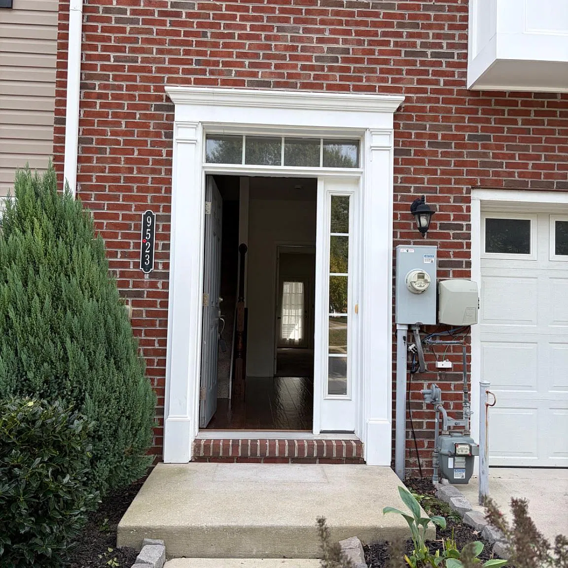 4 bed, 3.5 bath, 2152 sqft, $3,100 — Photo 2