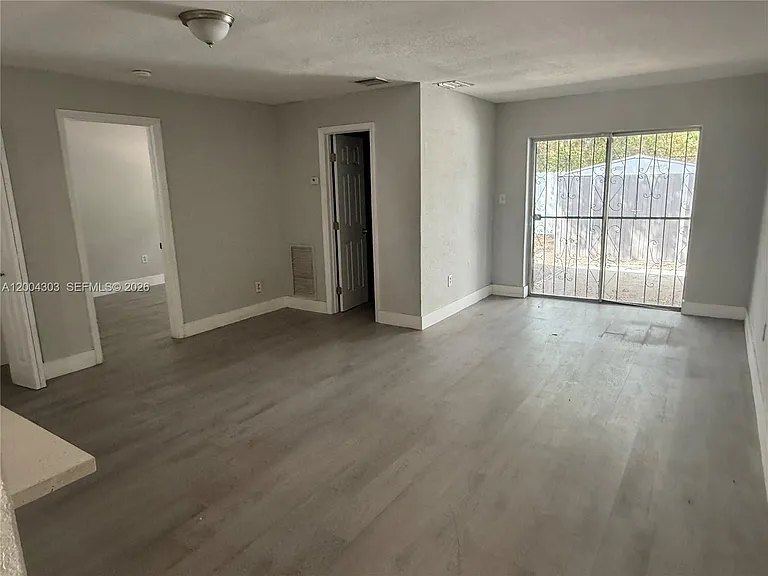 21002 NW 39th Ave — Photo 5
