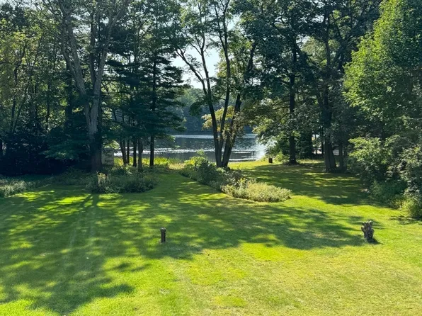 12 Shore Dr, Spencer, MA 01562