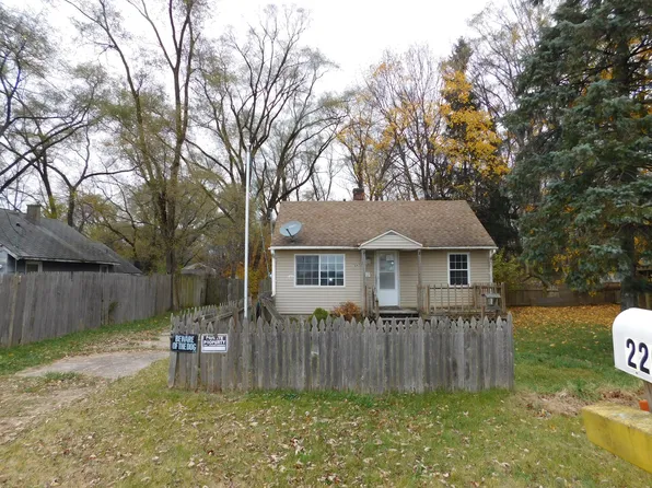 2265 Holly St, Benton Harbor, MI 49022
