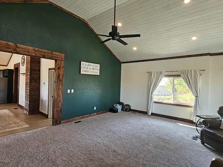 43715 Round Butte Rd — Photo 5