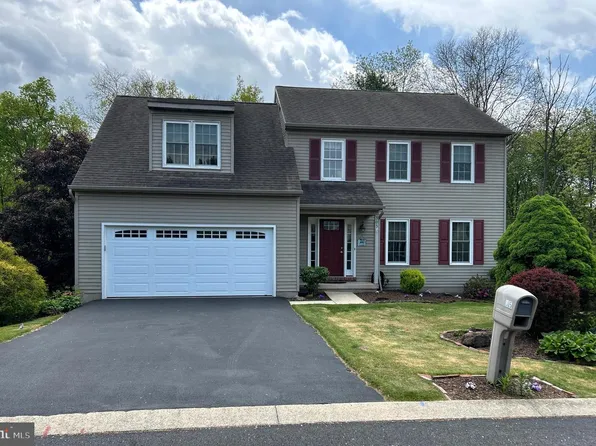 305 Village Spring Ln, Reinholds, PA 17569