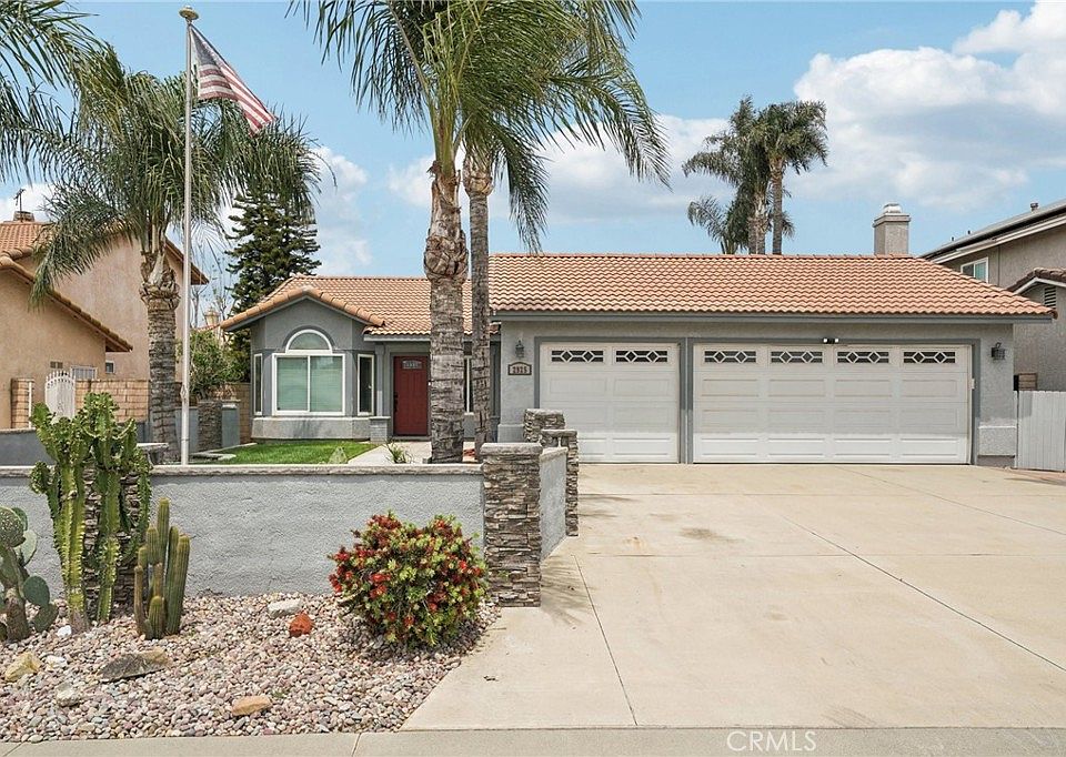 1st image of 2925 Greenbriar Dr