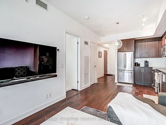 4th image of 2212 Lake Shore Blvd W Unit 2710