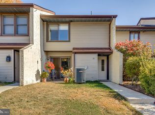 38 W Azalea Ln, Mount Laurel, NJ 08054